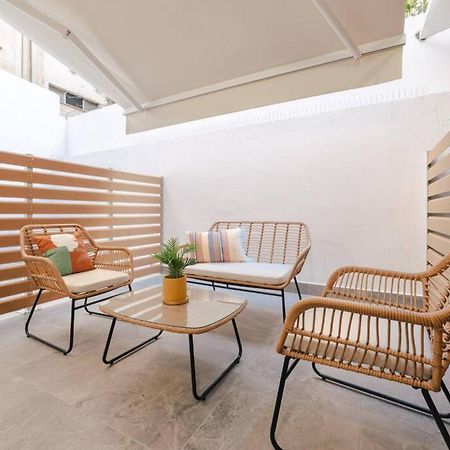 Small And Cozy Studio Атина Екстериор снимка
