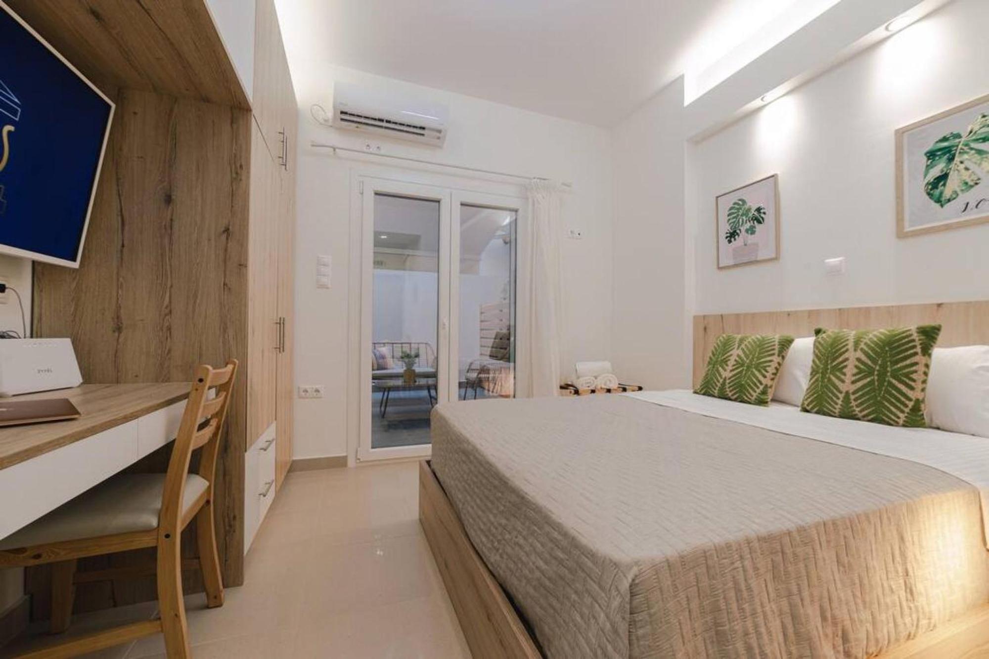 Small And Cozy Studio Атина Екстериор снимка