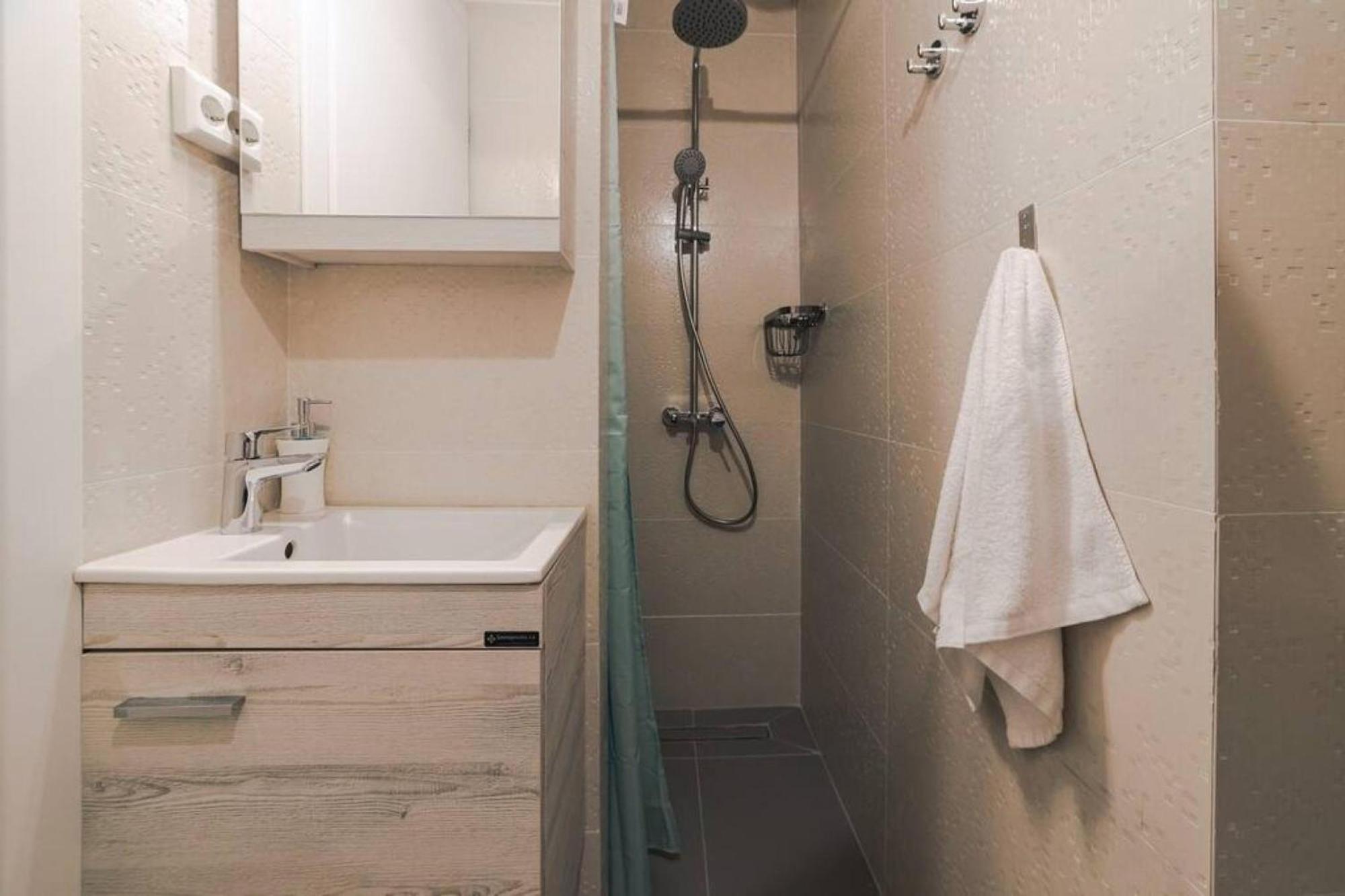 Small And Cozy Studio Атина Екстериор снимка