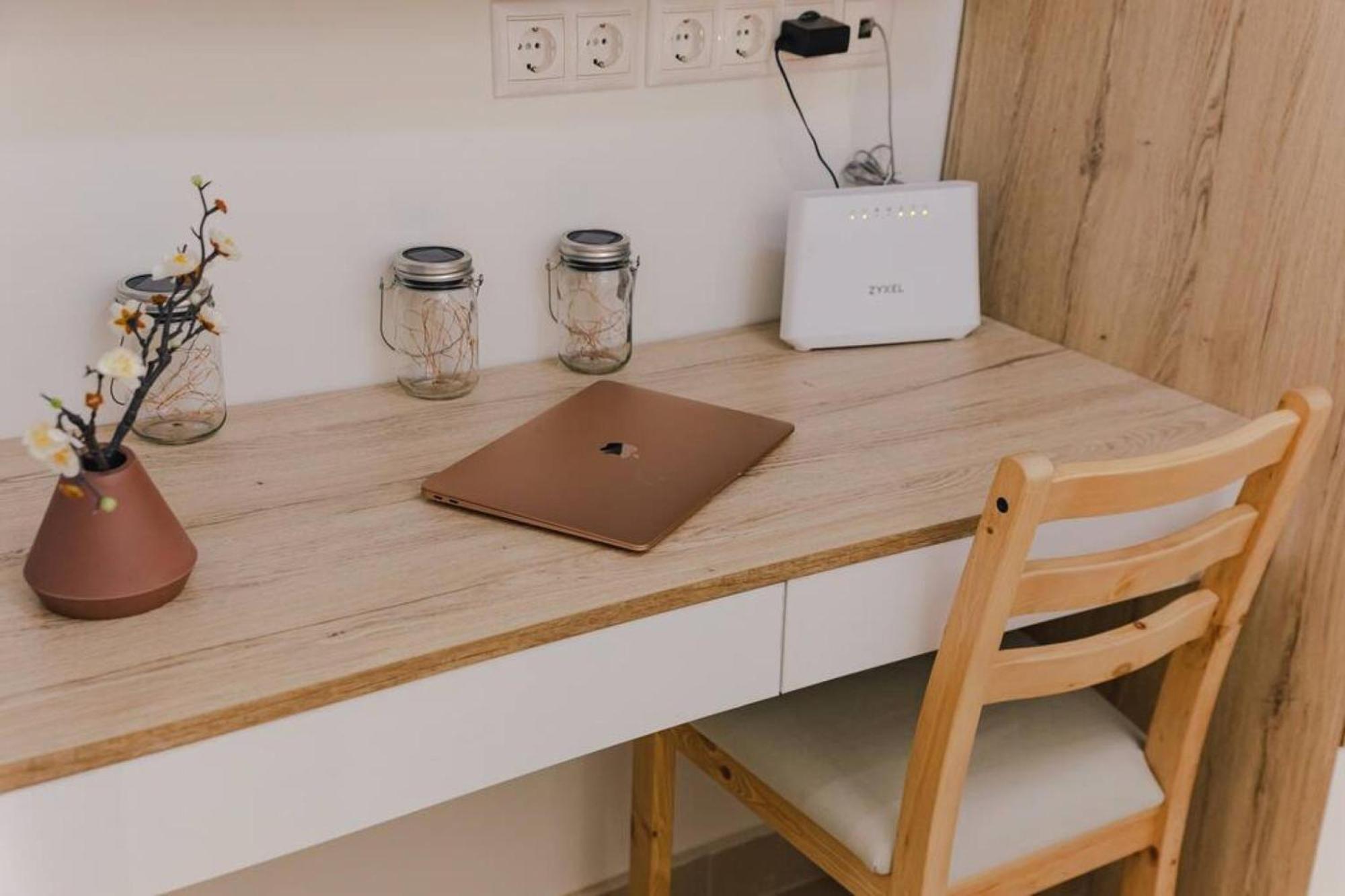 Small And Cozy Studio Атина Екстериор снимка