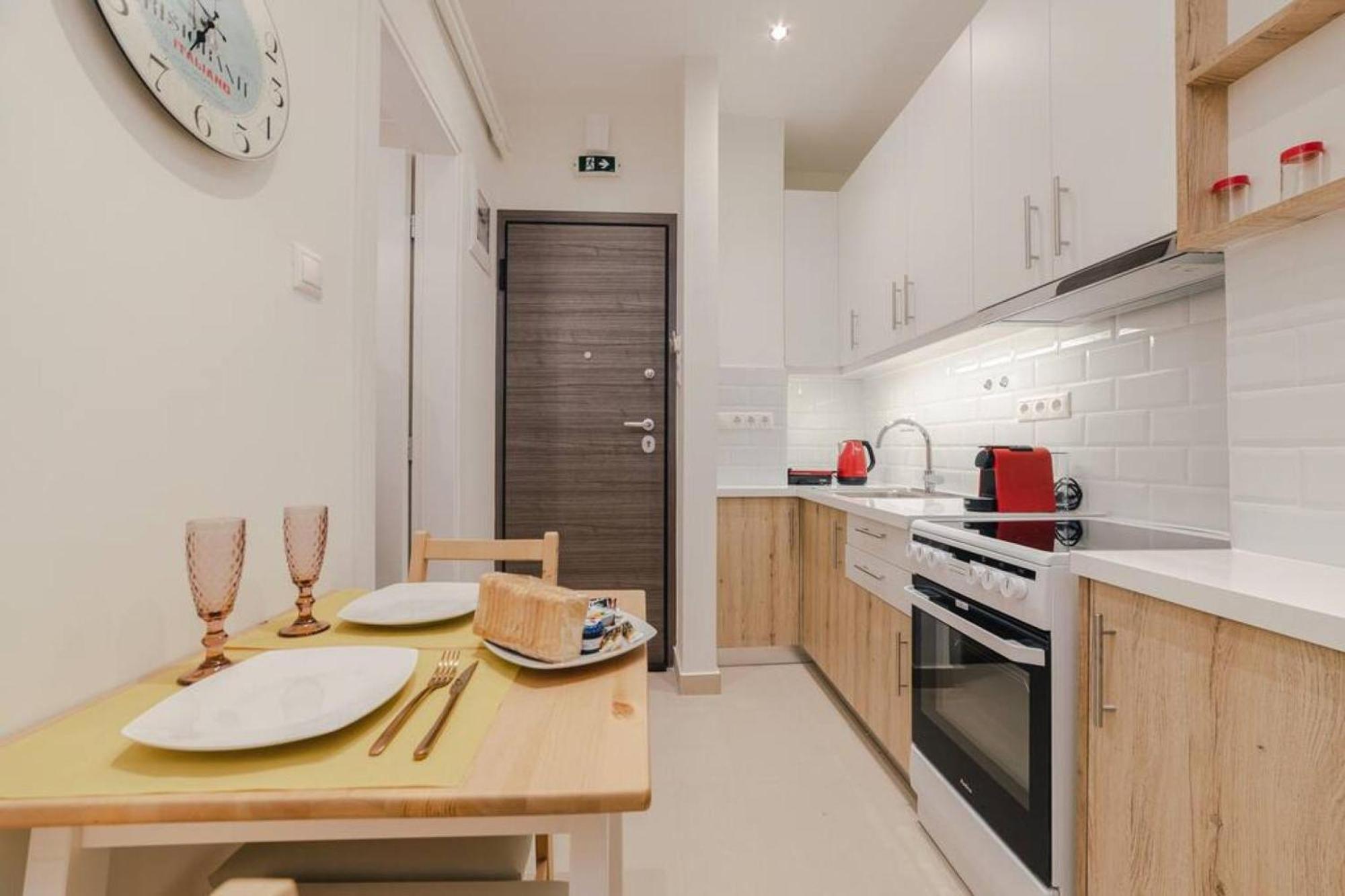 Small And Cozy Studio Атина Екстериор снимка