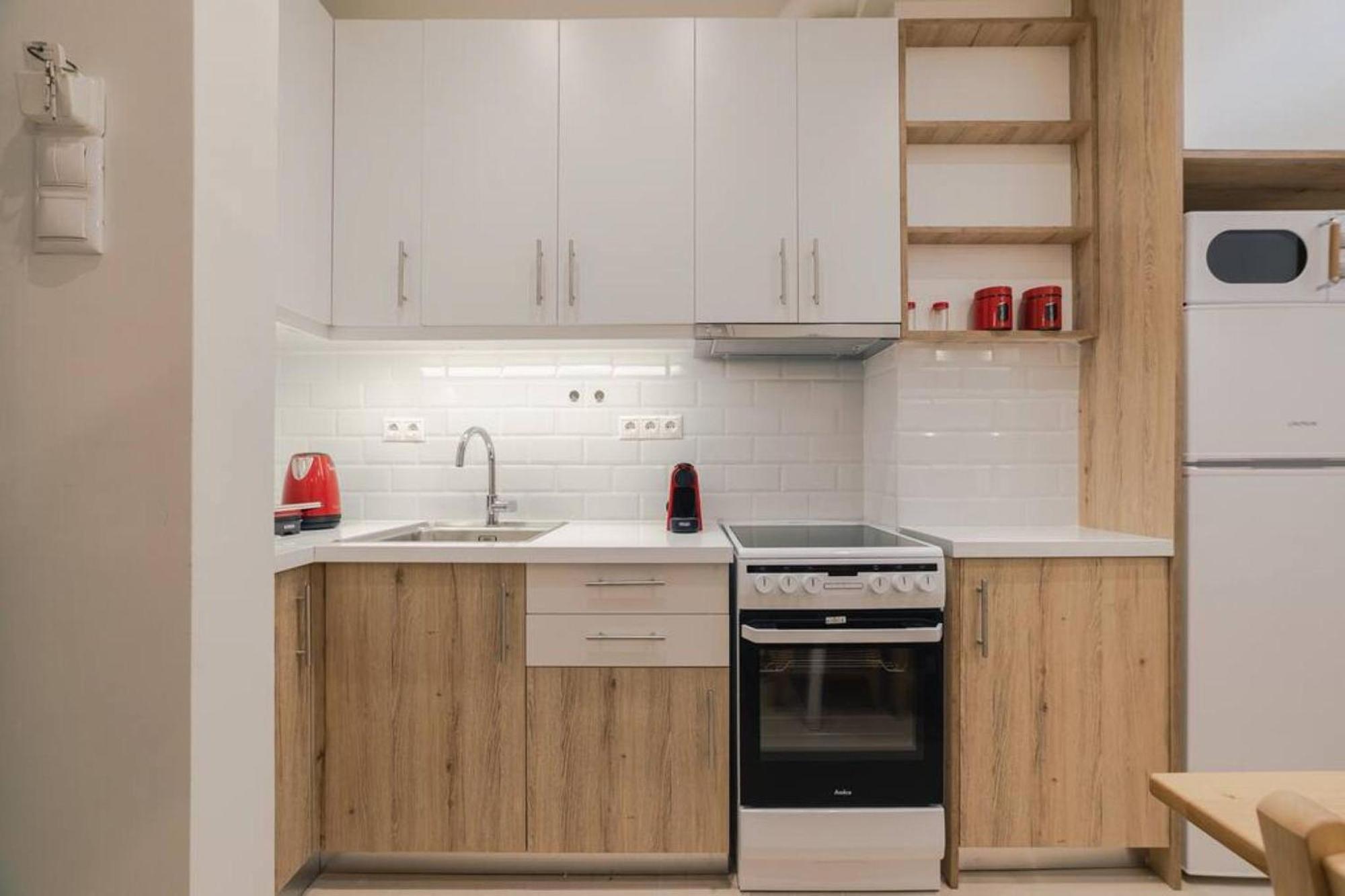 Small And Cozy Studio Атина Екстериор снимка