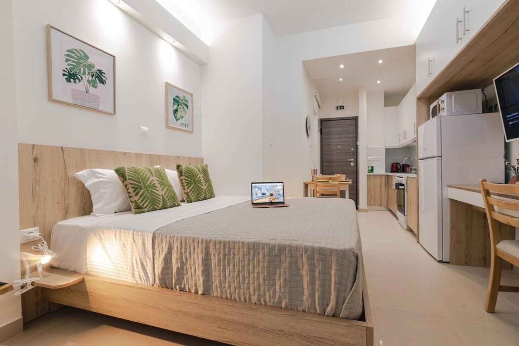 Small And Cozy Studio Атина Екстериор снимка